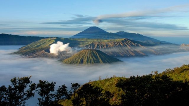Wonderful Indonesia Awards 2025: Wadah Apresiasi Bagi Pelaku Wisata Terbaik di Tanah Air Kawasan wisata Gunung Bromo dan Suku Tengger di Jawa Timur menjadi salah satu tujuan wisata andalan dalam Visit Indonesia Wonderful 2018 yang ditetapkan Kementerian Pariwisata Republik Indonesia