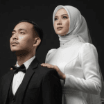 Prompt Gemini AI Pasangan Prewedding Adat Jawa Hijab