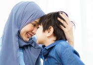 Hukum Orang Tua Menelantarkan Anak dalam Islam: Tetap Wajib Berbakti?